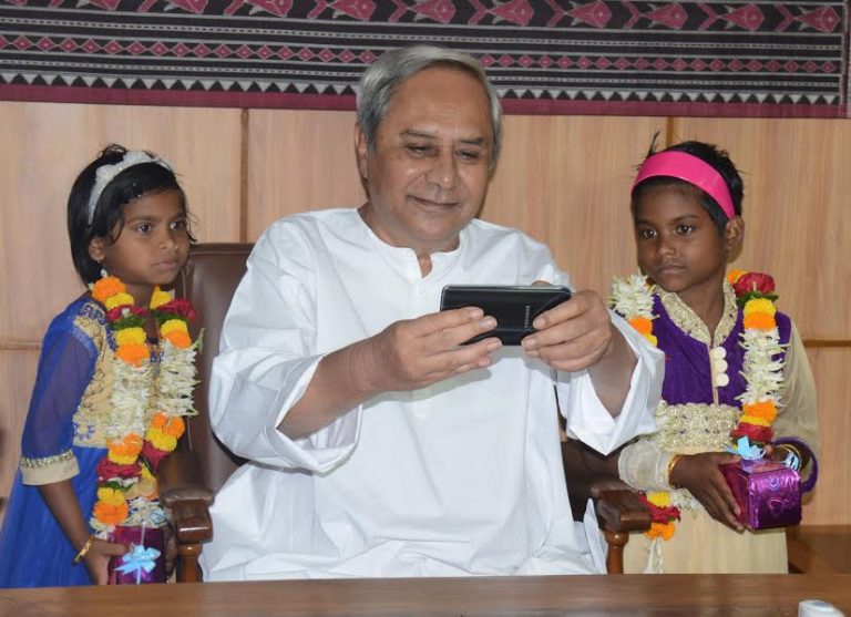 6-yr-old felicitated for fighting off crocodile