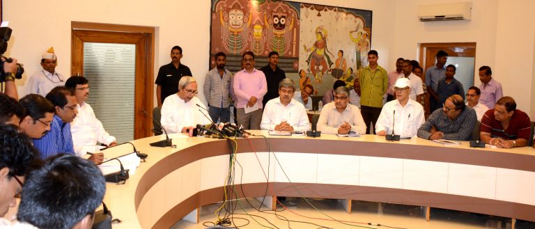 Govt to provide land to urban slum dwellers