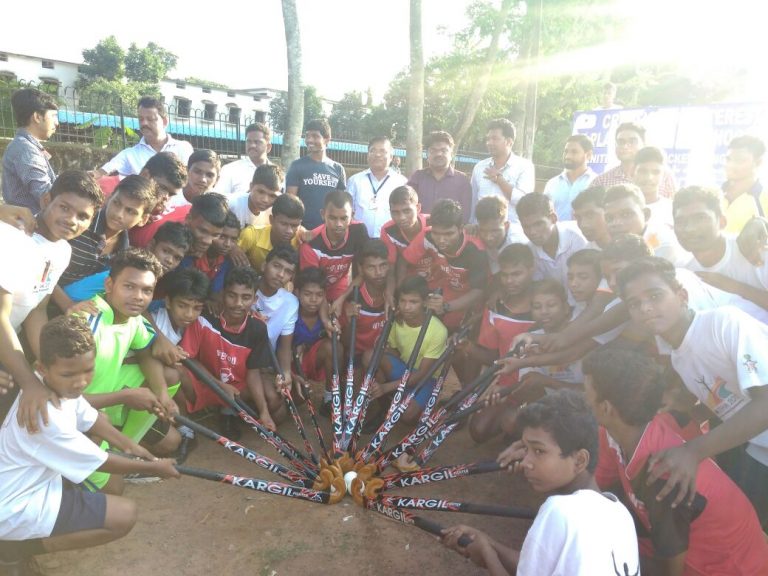 Olympian Lazrus promotes hockey among city schoolkids