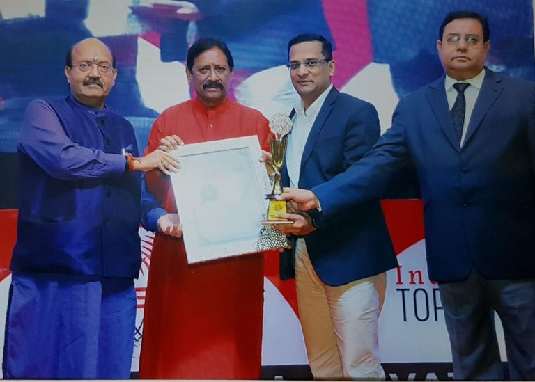 Gynaecologist bags award