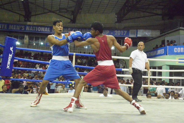 Shiva Thapa, Devendro advance in boxing nationals