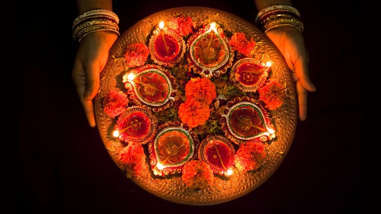 Don’t Use Alcohol-Based Sanitizers While Lighting Diyas, Warns Govt