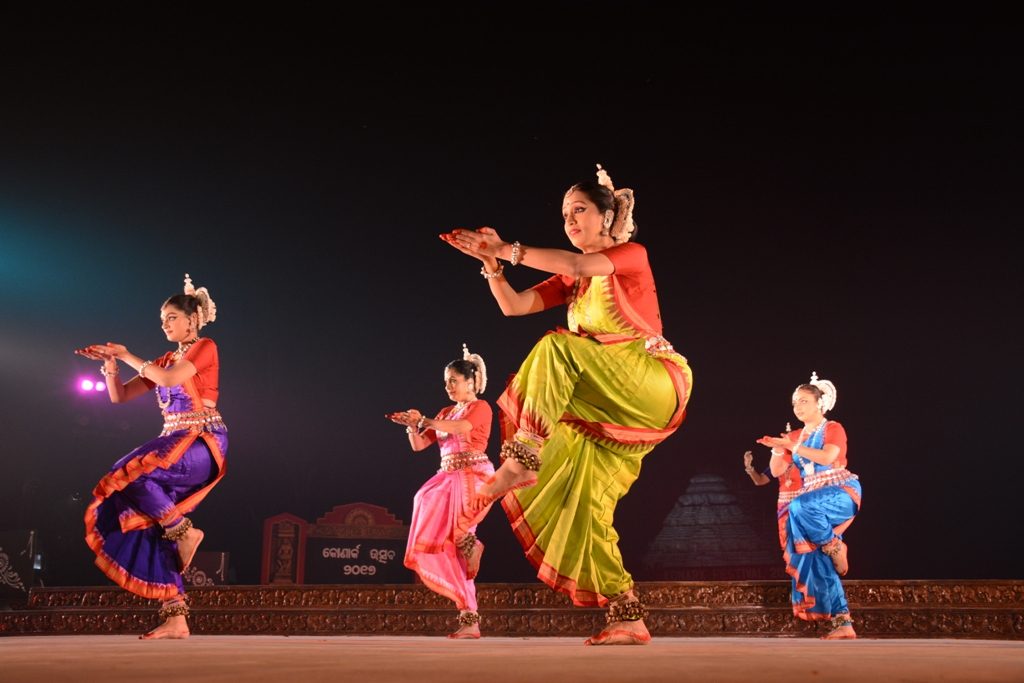 Daksha Mashruwala and group perform at Konark Festival at Konark