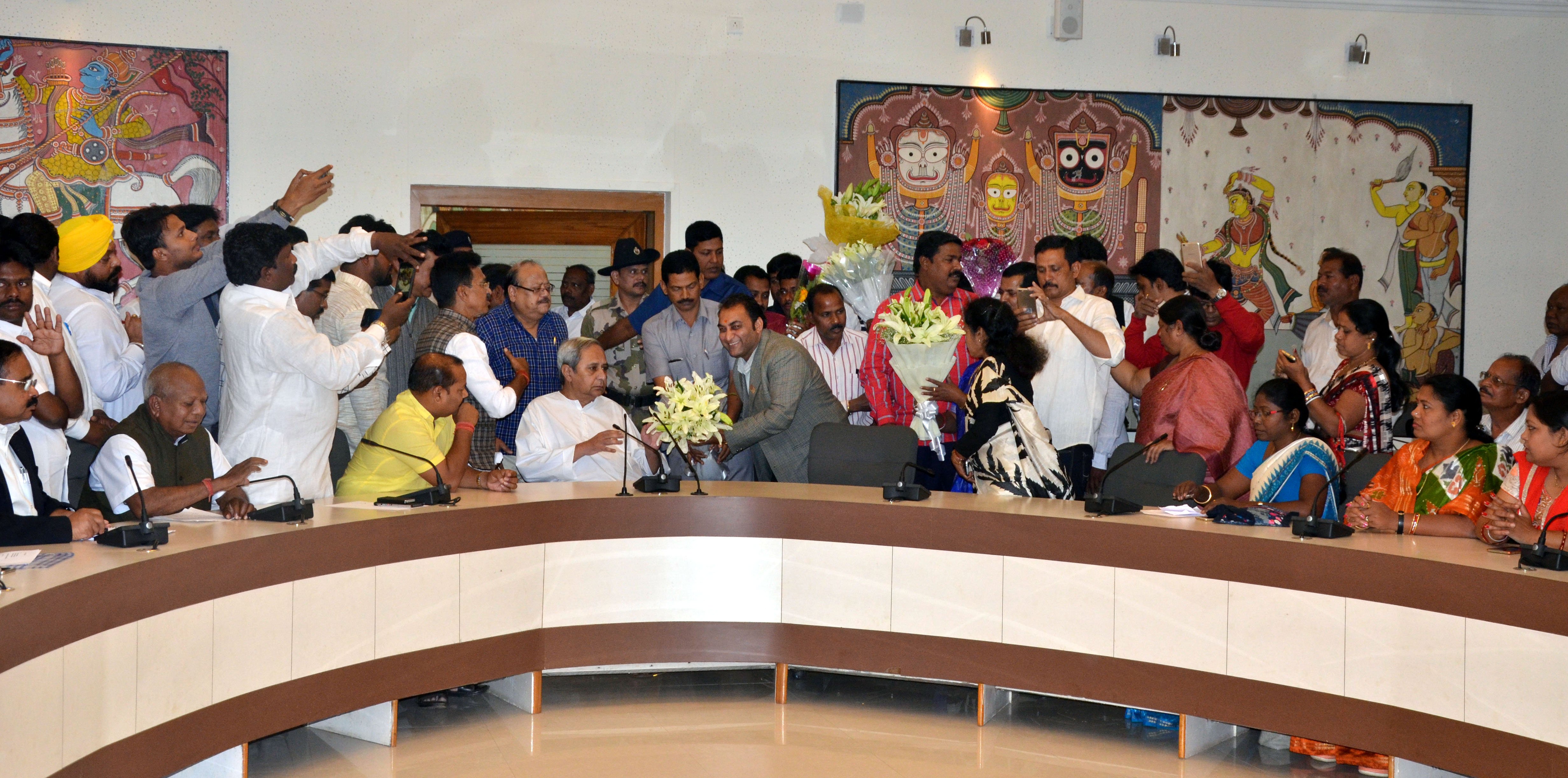 A delegation led by MLA Mangala Kissan meeting Chief Minister Naveen Patnaik on the issue of second bridge over River Brahmani at Secretariat in Bhubaneswar