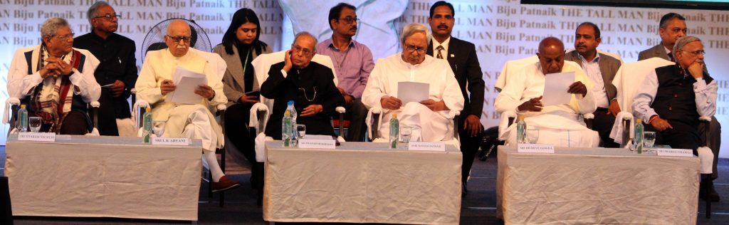 Pranab Mukherjee, LK Advani, Sitaram Yechury, Deve Gowda with Naveen Patnaik at 'The Tall Man Biju Pattnaik' book launch. Photograph: Ashok Panda