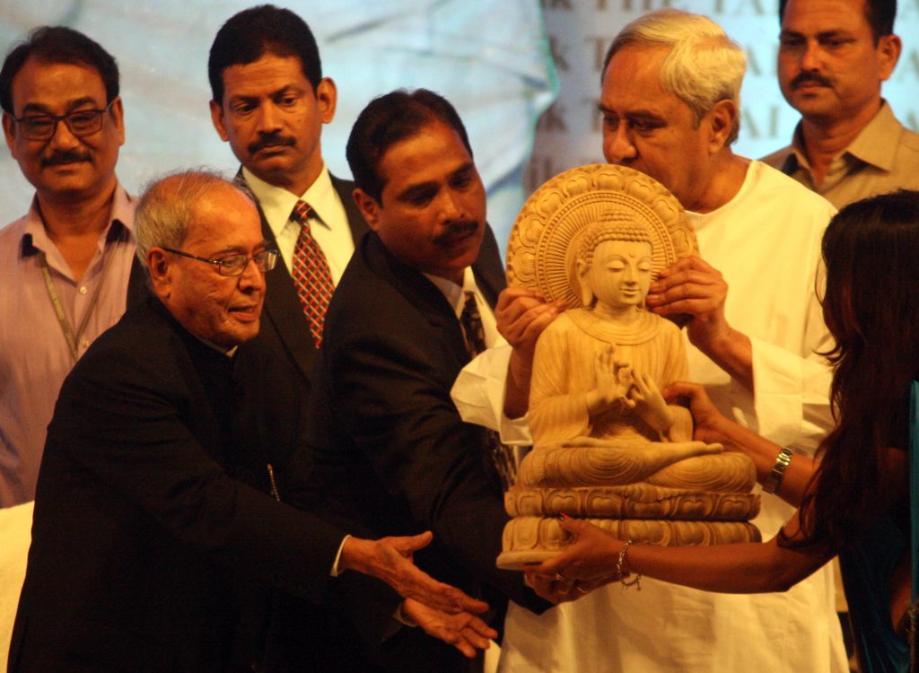 Pranab Mukherjee with Naveen Patnaik at 'The Tall Man Biju Pattnaik' book launch. Photograph: Ashok Panda