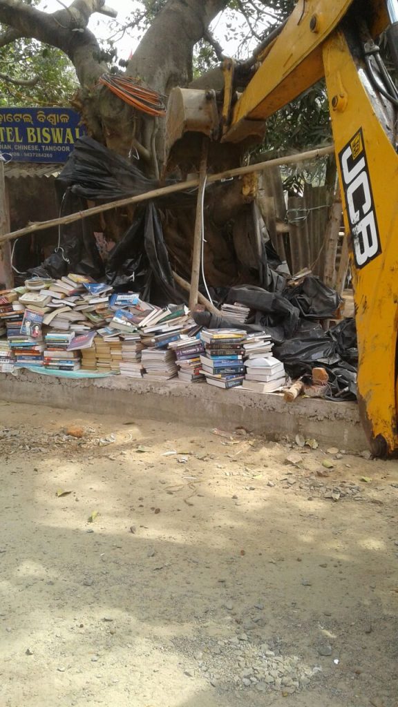 BMC eviction drive Unit-II parking area Keshari Mall, Back side of Kalamandir