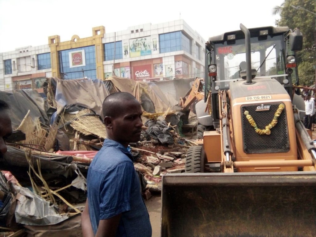 BMC eviction drive Unit-II parking area Keshari Mall, Back side of Kalamandir