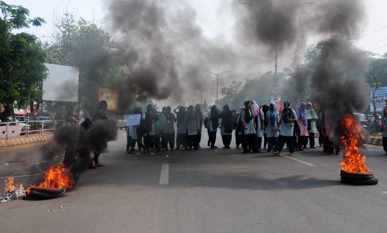 Rama Devi Students Stage Demo Over Autonomous Status