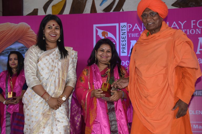 12 Women Achievers Get Aarya Award