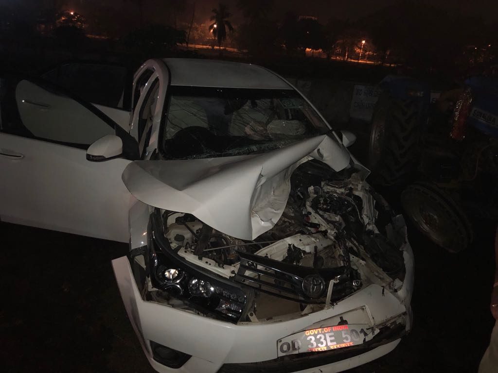 nalco cmd t k chand car accident puri bhubaneswar road