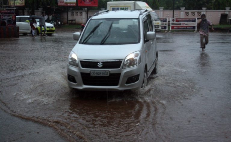 Nor'wester lashes Bhubaneswar. Photograph: Ashok Panda