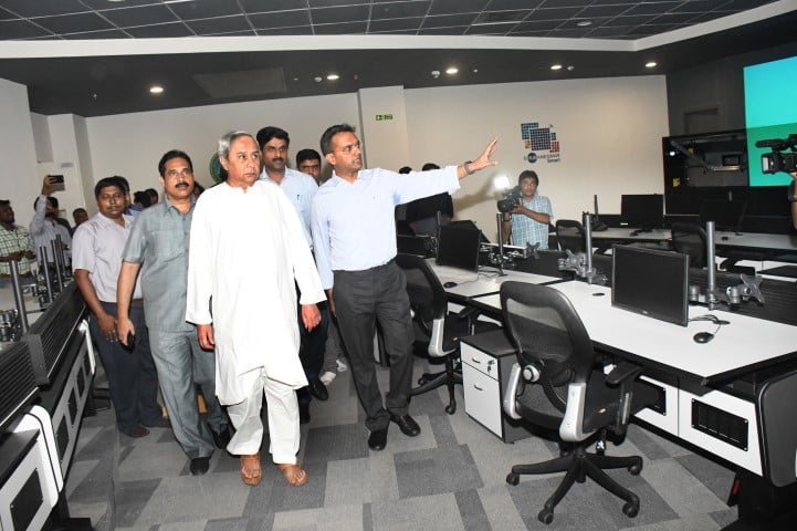 naveen makes surprise visit to bhubaneswar control centre