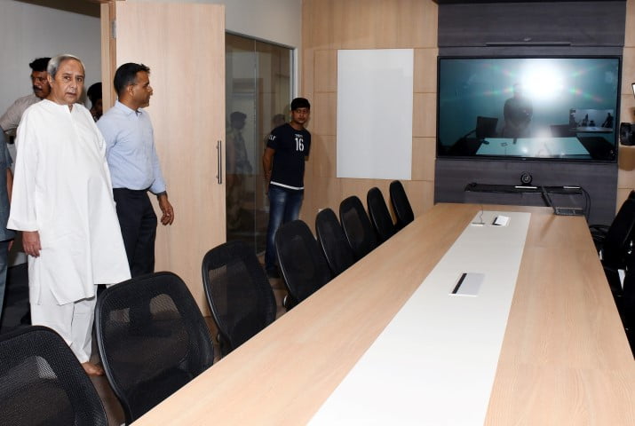 naveen makes surprise visit to bhubaneswar control centre