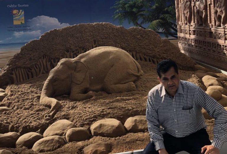 Amitabh Kant Tweets A Picture With Sand Art By Sudarsan Pattnaik