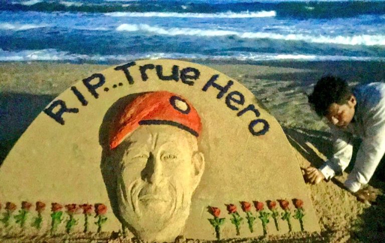 Sandy Tribute To Thai Rescue Diver Saman Kunan