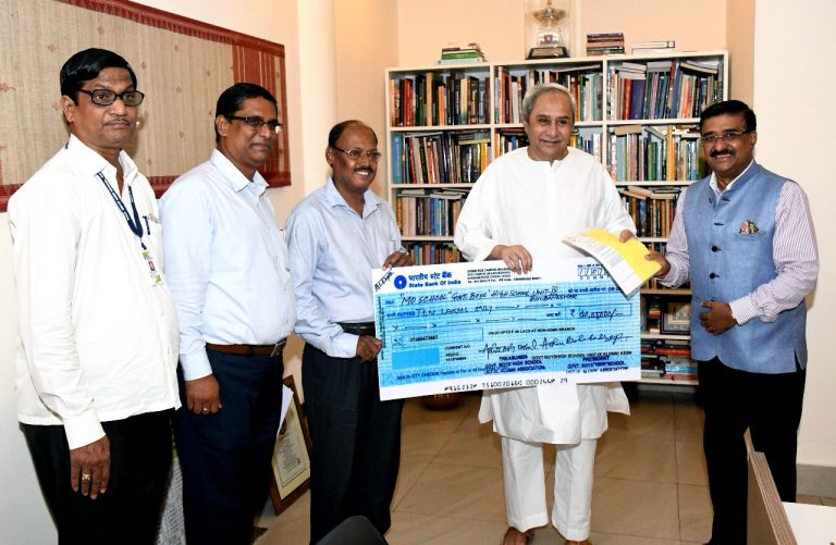 Star Performers Of Unit-IX Boys High School Donate Rs 10 lakh For ‘Mo School’ Campaign