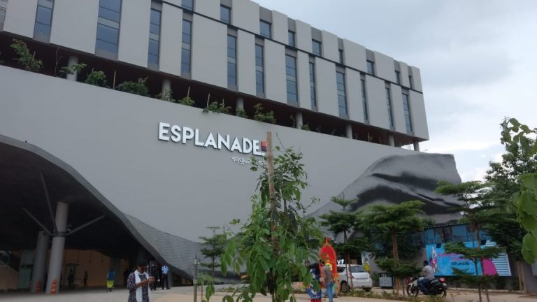 Did Shopping Malls In Bhubaneswar Flout ‘No Parking Fee’ Rule?