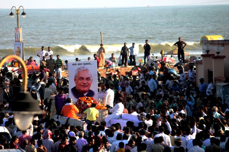 Eggs Hurled At Vajpayee’s Ashes Procession, FIR Lodged