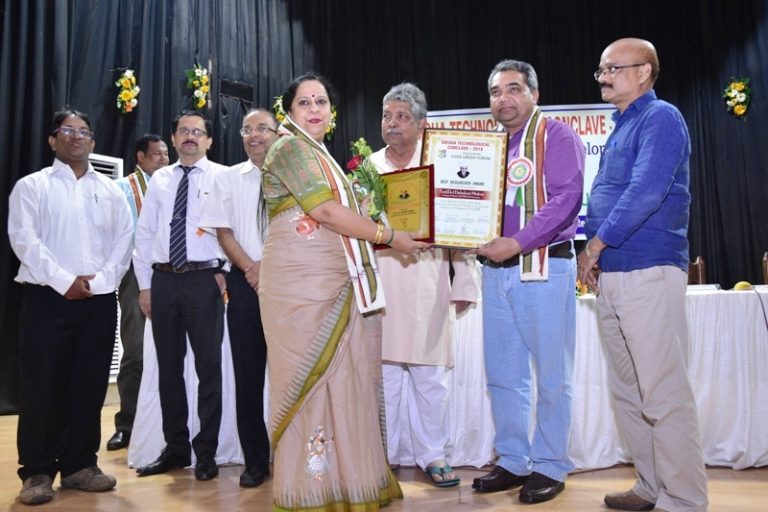 Prof Debahuti Mishra Of SOA Receives Best Researcher Award