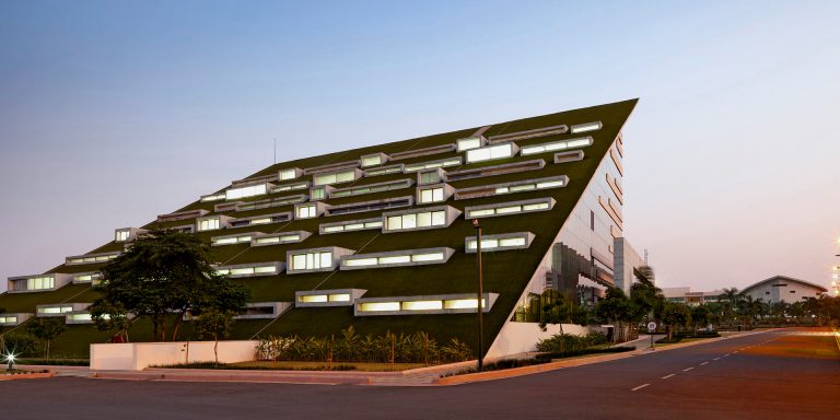 Infosys Plans To Hire 35K Freshers To Meet Rising Demand For Digital Talents