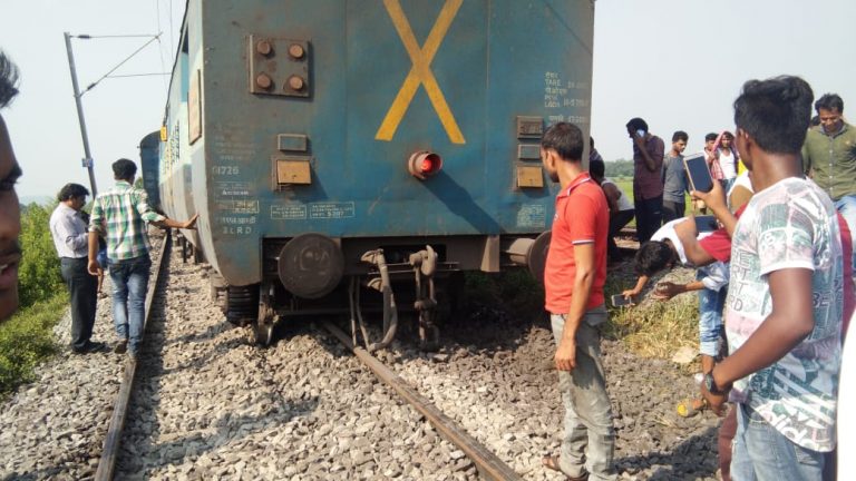 Falaknuma Express Derails Near Cuttack
