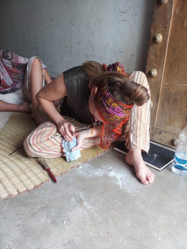 Foreign Artists Learn Pattachitra At Odisha’s Raghurajpur