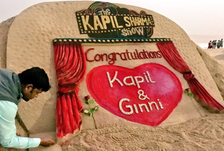 Sudarsan Pattnaik Creates Sand Art For Kapil-Ginni