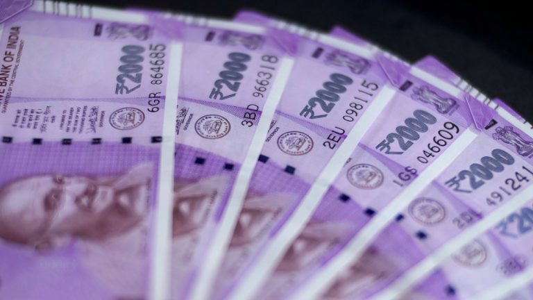 Govt Stops Printing of Rs 2000 Note
