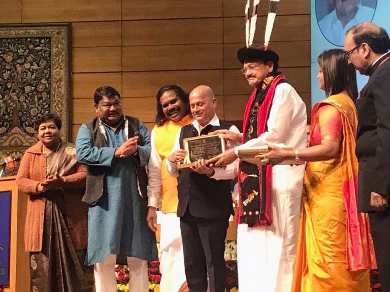 KISS Bags Leadership Award