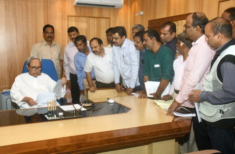 Naveen Assures Journalists To Look Into Their Issues