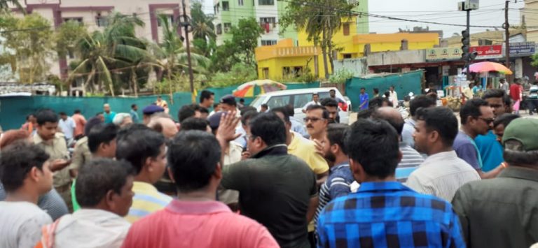 Road Blockade At Garage Chhak Demanding Water & Electricity