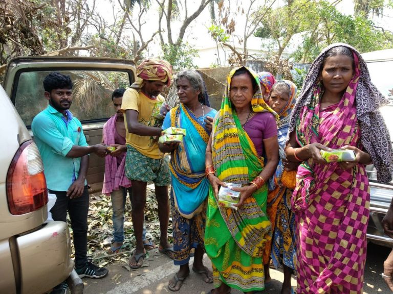 BMC distributes 1000 food packets to manual labourers