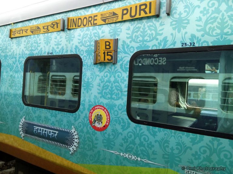 Travelling Puri-Indore By Humsafar Express? There’s Foot & Head Massage On Board