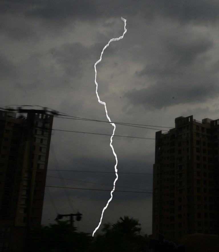 IMD Issues Thunderstorm & Lightning Alert For This Evening
