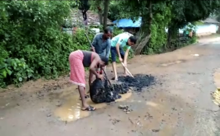 ‘People Friendly’ MLA Gets Down To Road Work In Odisha