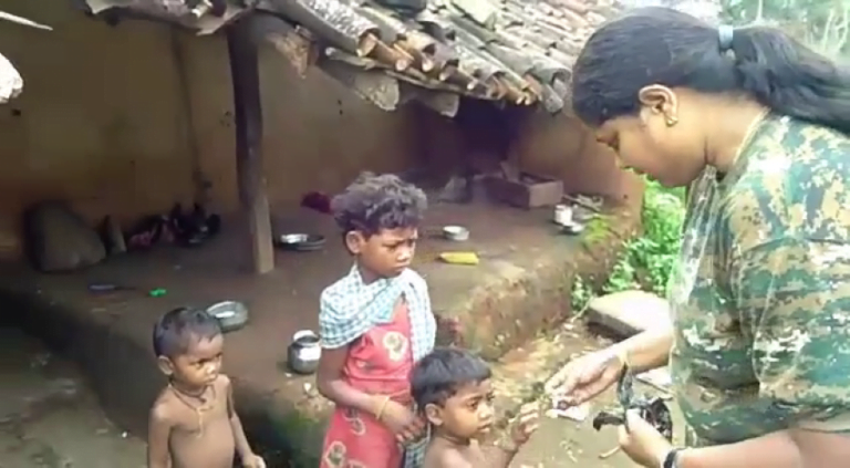 Lady Cop Feeds Needy Kids Like A Mother In Keonjhar