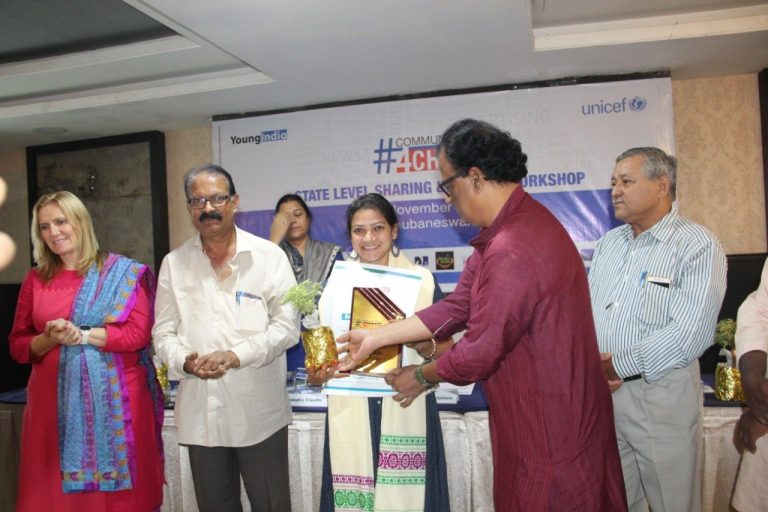 SOA Community Radio Reporter Wins Award For Social Campaign