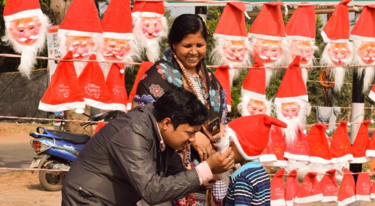 City Decked Up In Red & White Ahead Of Christmas