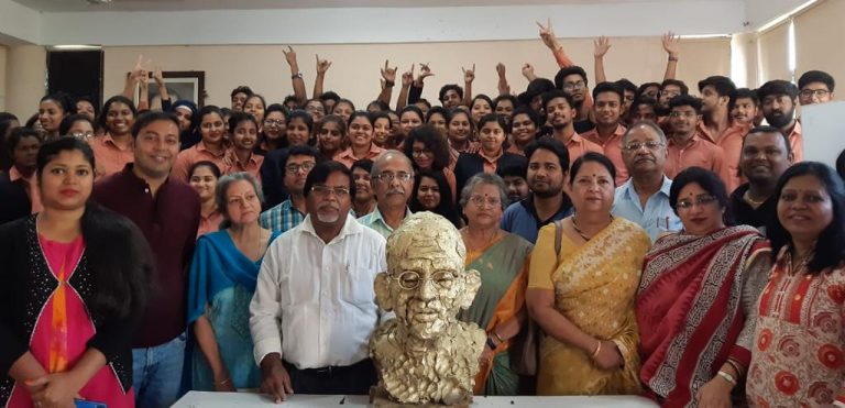 Odisha Painter Rabi Rath On Mission To Make Sculptures Of Gandhiji In 150 Institutions