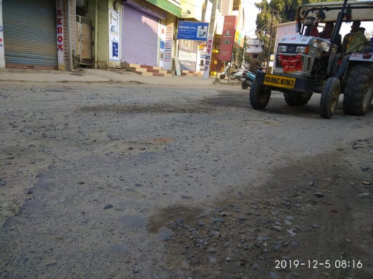 Drive At Your Own Risk On Bhawanipatna’s Potholed Roads