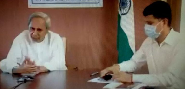 Odisha CM Welcomes Data Entry Operators; Stresses On Importance Technology & Time