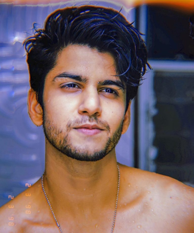 ‘Ramayan’ Actor Sunil Lahri’s Son New Crush On Social Media