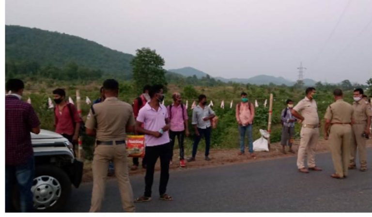 Migrant Workers Deboard Shramik Specials, Sent To Quarantine Centres in Odisha