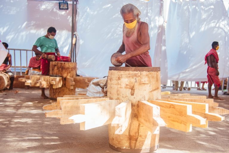 60 Servitors Engaged in Chariot Making Undergo Corona Test In Puri