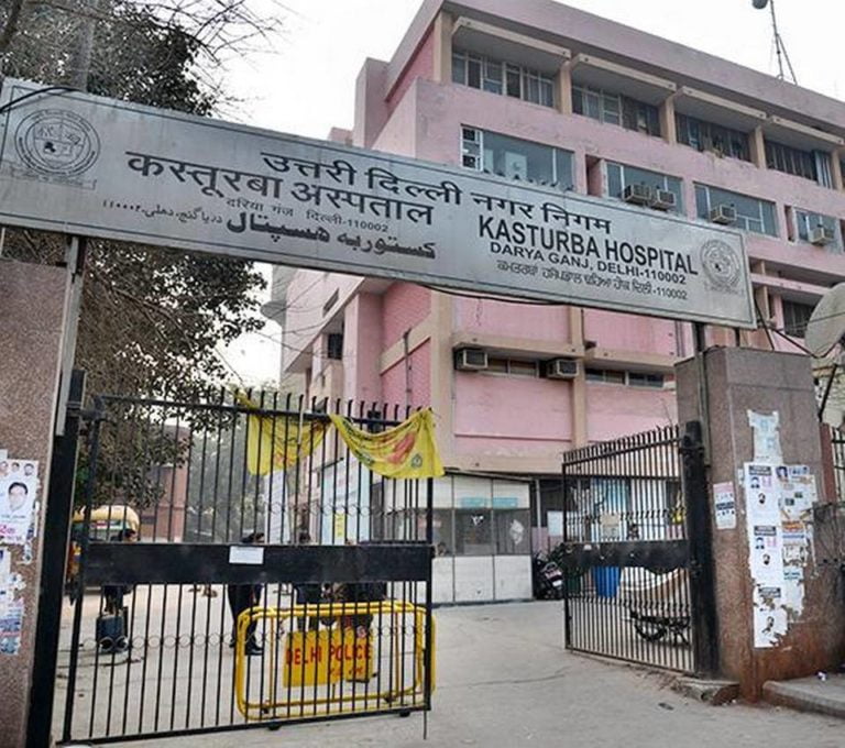Doctors At Delhi Hospital Threaten Mass Resignation