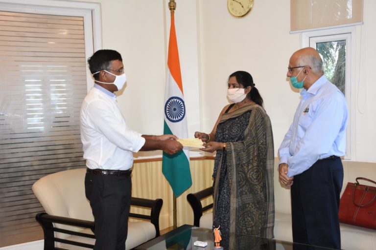 Subroto & Susmita Bagchi Donate Rs 2.5 Crore To CMRF Of Odisha