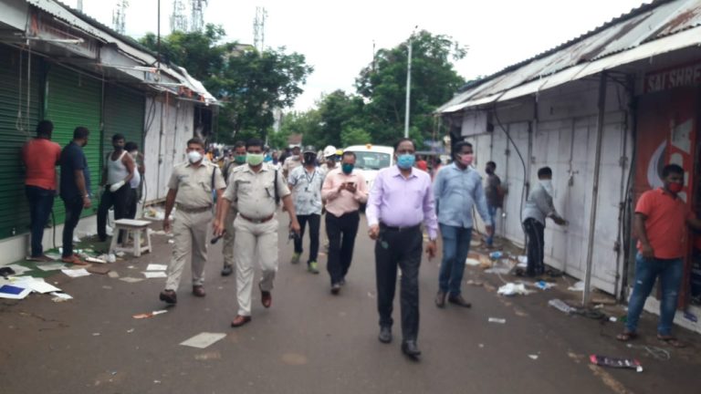 Bhubaneswar Market Building Vendors Seek Conditional Permission To Open Shops