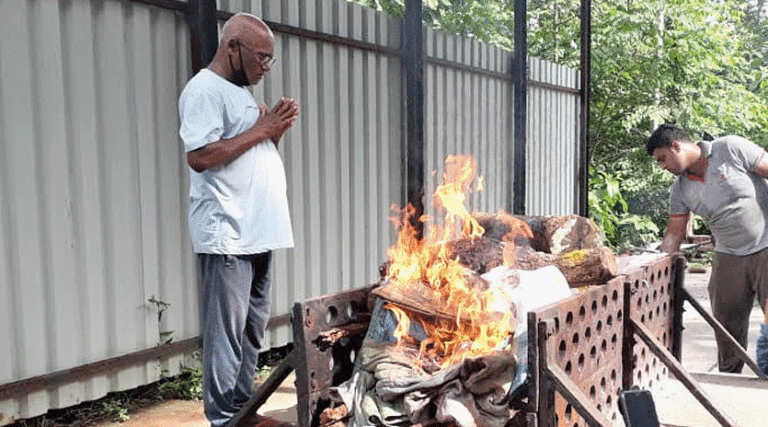 COVID-19 Samaritans: Strangers Lit Funeral Pyre Of Unattended Victims