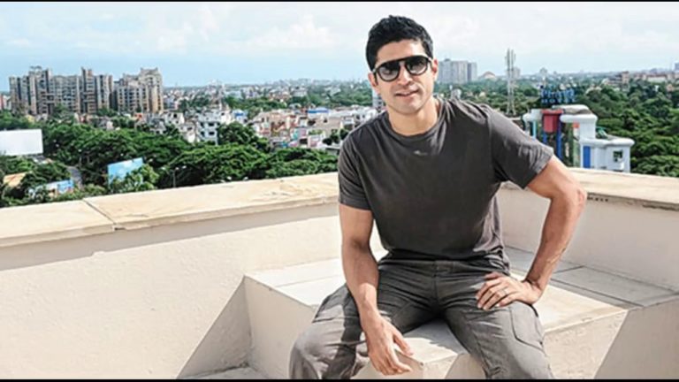 After Rekha, Neighbour Farhan Akhtar’s Bungalow Sealed & Declared Containment Zone!